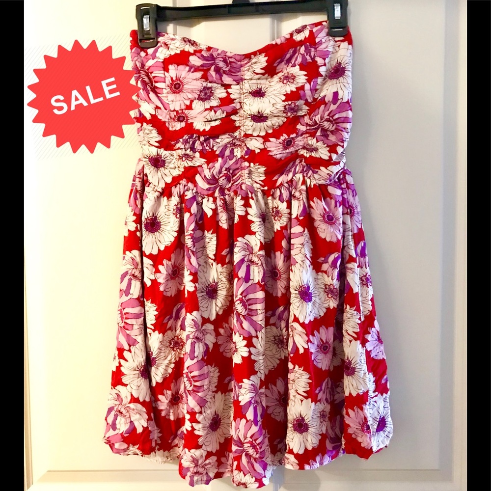 ‼️4/$15‼️ F21 beautiful floral dress